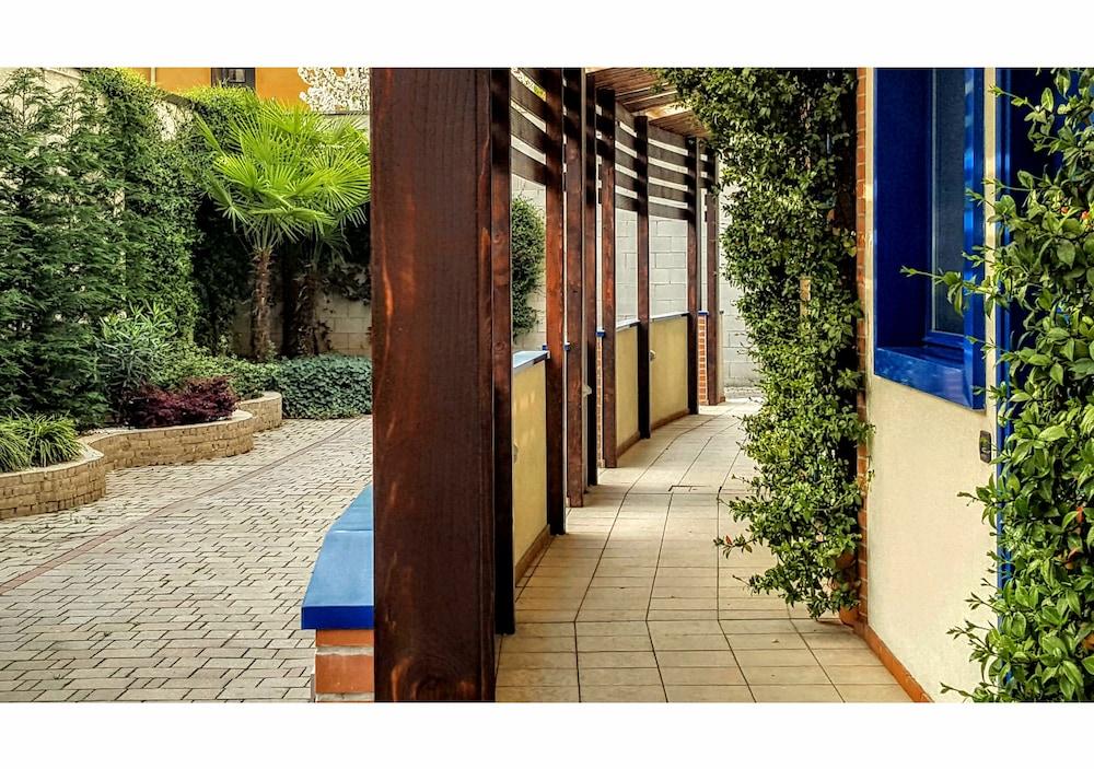 Welcome Hotel Legnano Exteriör bild